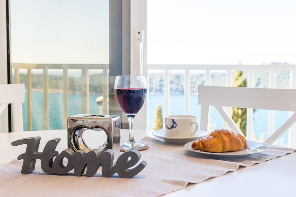 Sea View Apartment 10 Minutes Walk From Old City Dubrovnik Exterior photo